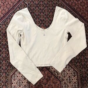 Lululemon Women's Cream Long Sleeve Top. Never worn. In great condition.